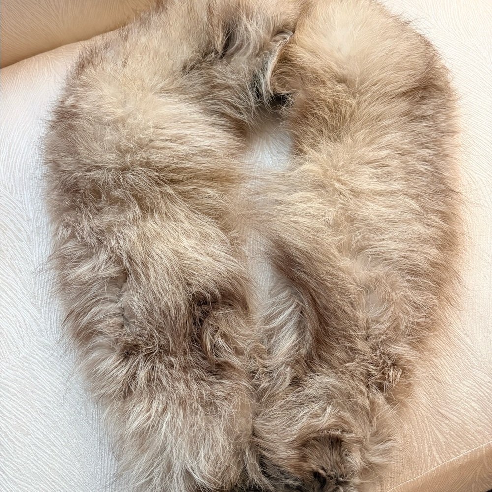 Chic Fox Fur Collar